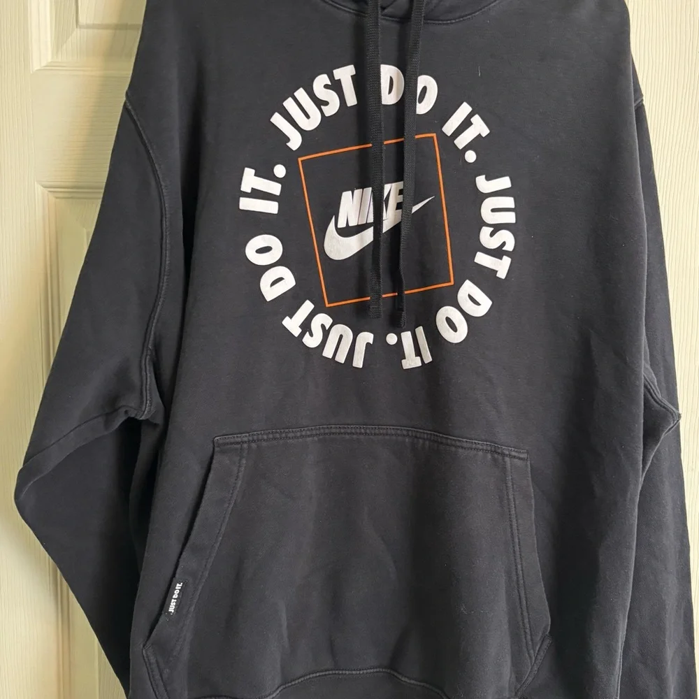 Nike Men's Black Fleece Activewear Pull Over Sport Hoodie with Logo